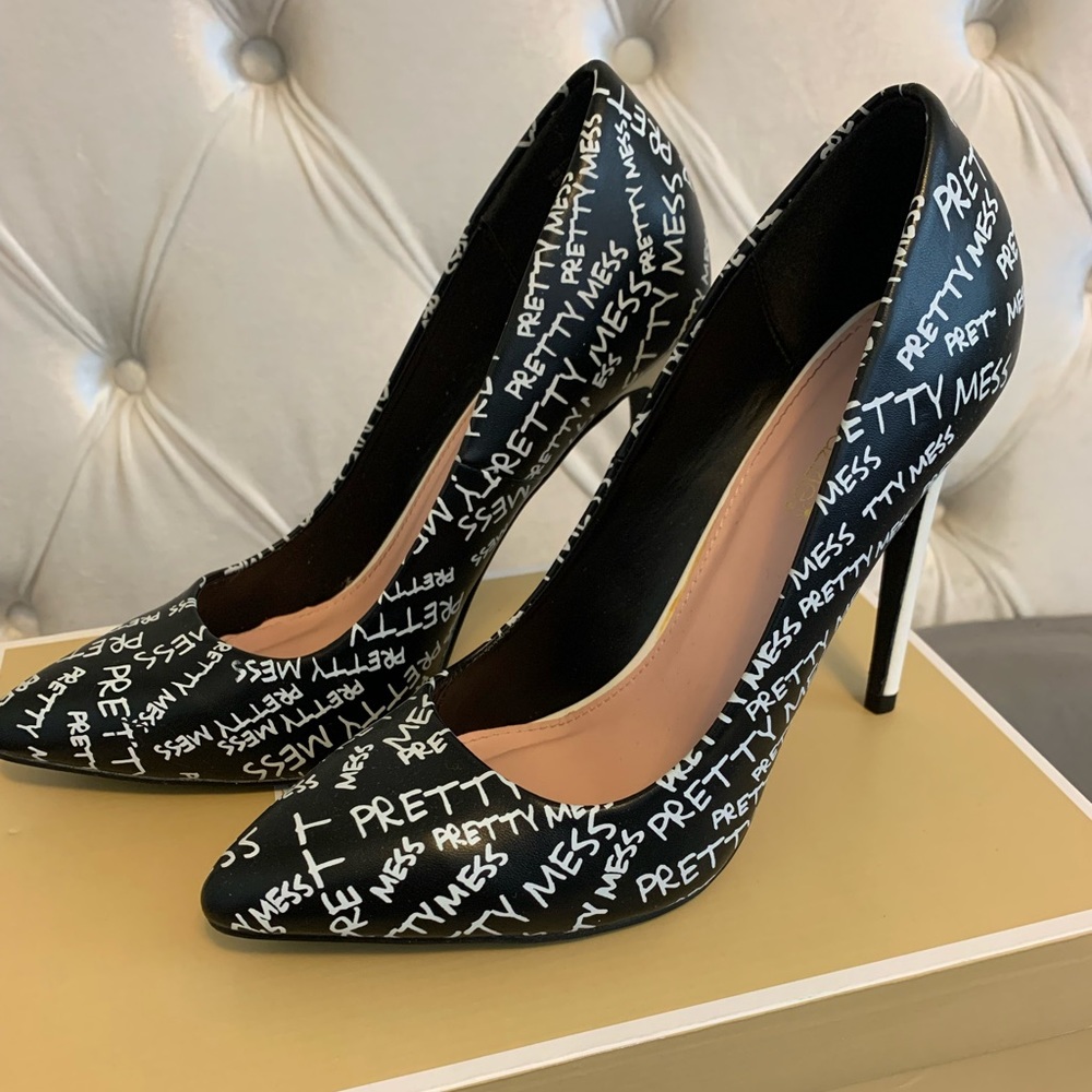 Shoe dazzle heels